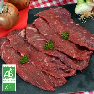 Beefsteaks BIO par 4 par la Ferme Bichet, viande de boeuf charolais bio à la ferme traditionnelle, domaine et prairies naturelles, livraison fraîcheur.