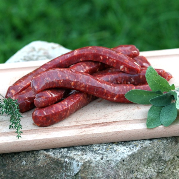 Merguez de bœuf par 6 par la Ferme Bichet, viande de boeuf charolais bio à la ferme traditionnelle, domaine et prairies naturelles, livraison fraîcheur.