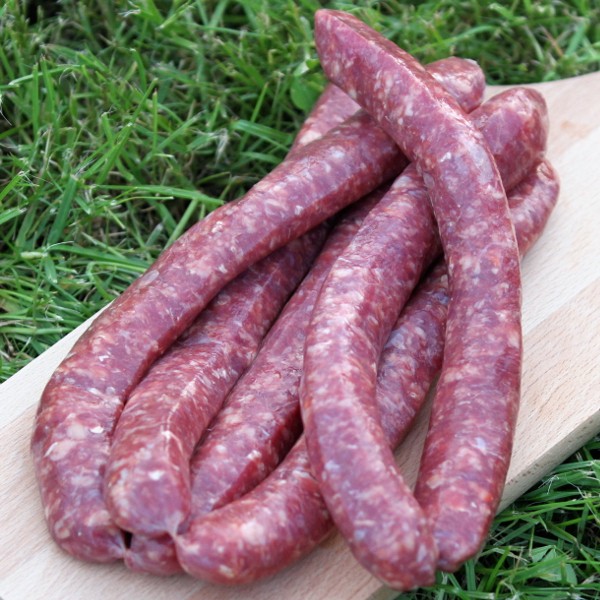 Saucisses de bœuf par 6 par la Ferme Bichet, viande de boeuf charolais bio à la ferme traditionnelle, domaine et prairies naturelles, livraison fraîcheur.